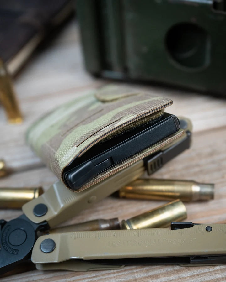 NightStripes Wallet Echo Delta Whisky – ultraflache RFID-Geldbörse