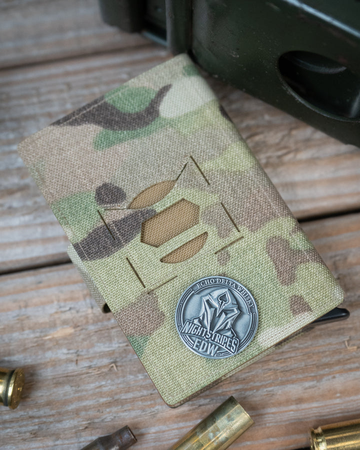 NightStripes Wallet Echo Delta Whisky – ultraflache RFID-Geldbörse