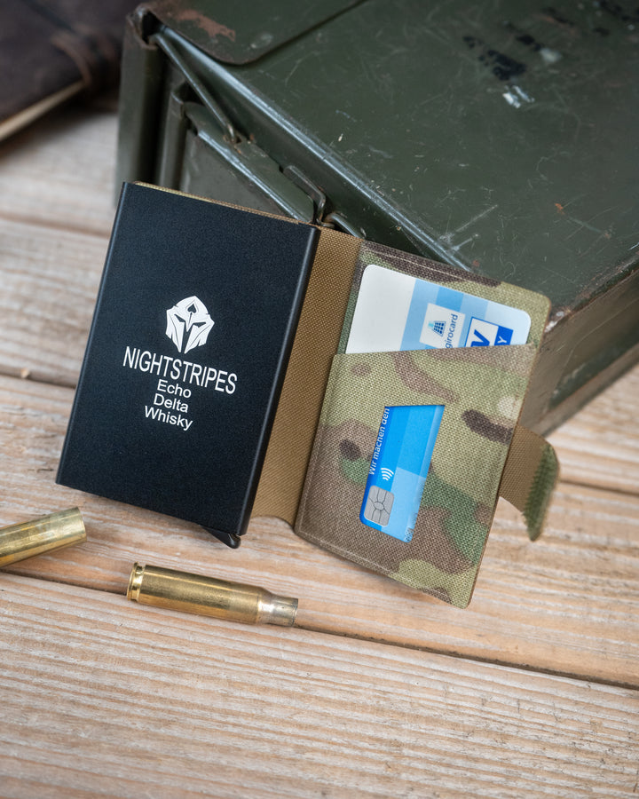 NightStripes Wallet Echo Delta Whisky – ultraflache RFID-Geldbörse
